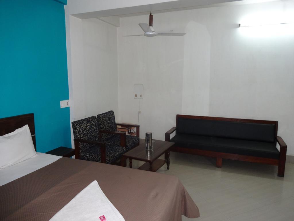 Ajatsatru Hotel Gaya Cameră foto